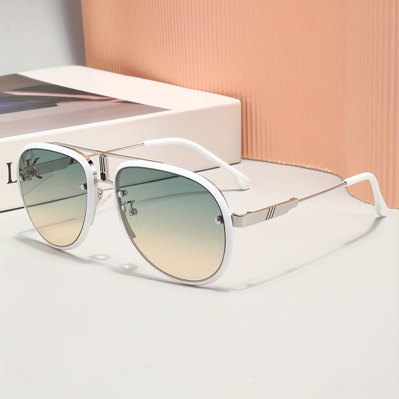 Azure Gaze Sunglasses